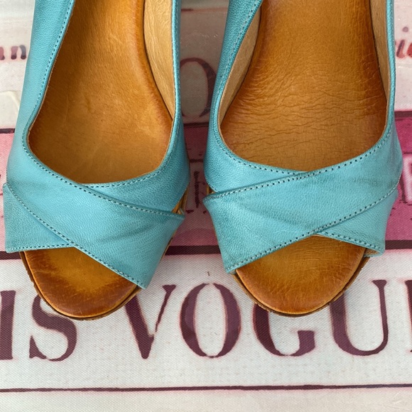 David Tyler Teal Leather Cork Heels - Picture 6 of 7